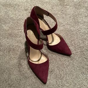 VINCE CAMUTO | burgundy suede heels